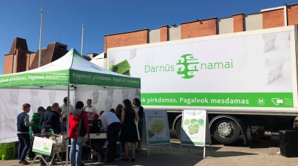 Namas ant ratų mokė tausoti aplinką